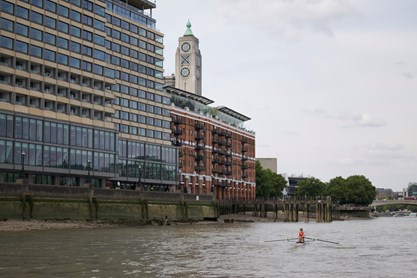 Race passes Oxo Tower